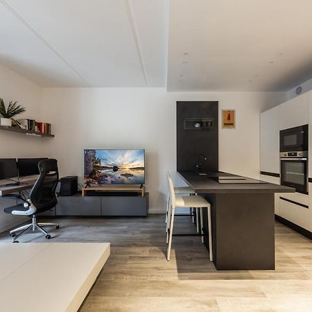 Comfy Apt With Private Parking & Balcony 米兰 外观 照片