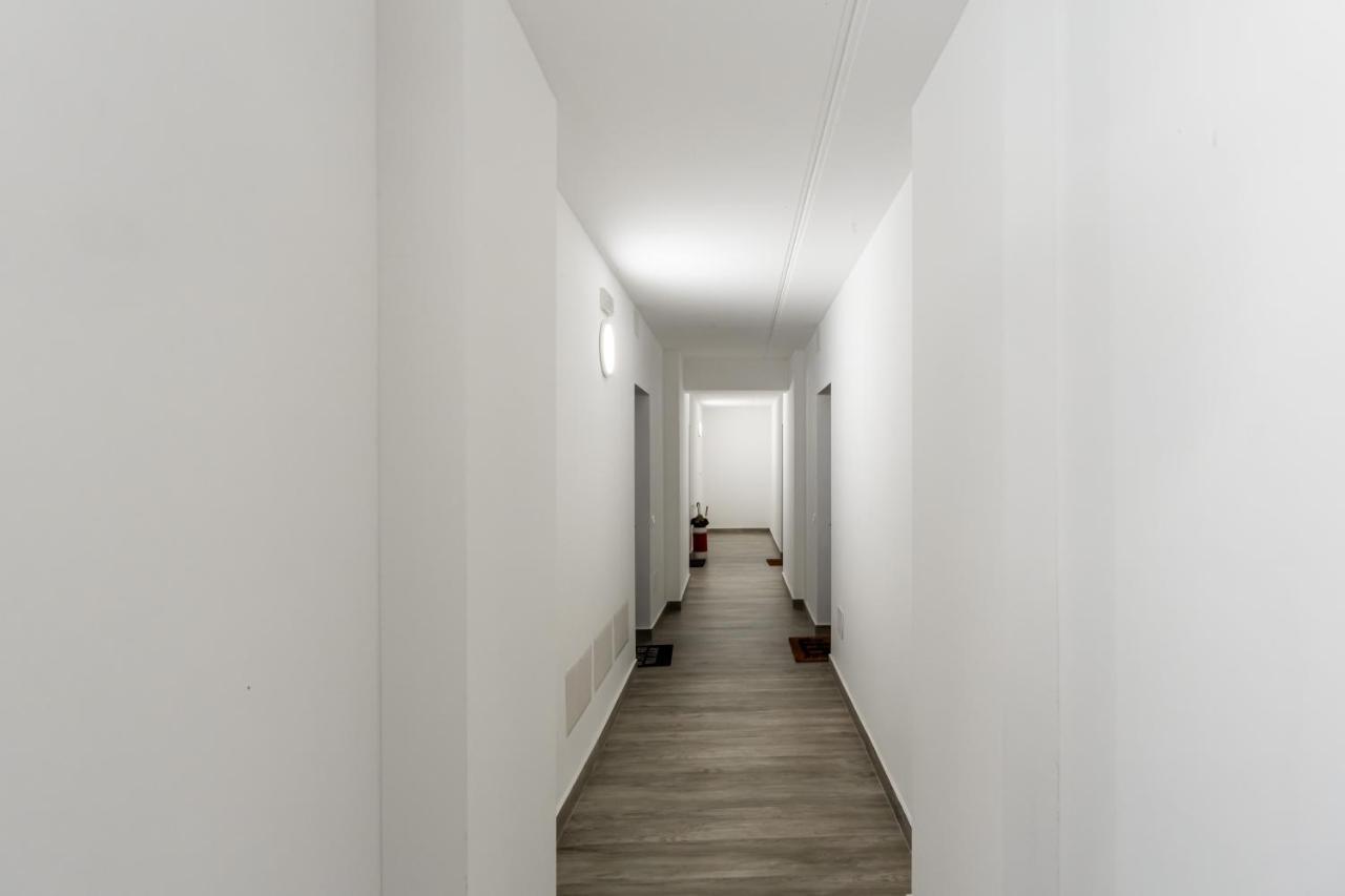 Comfy Apt With Private Parking & Balcony 米兰 外观 照片