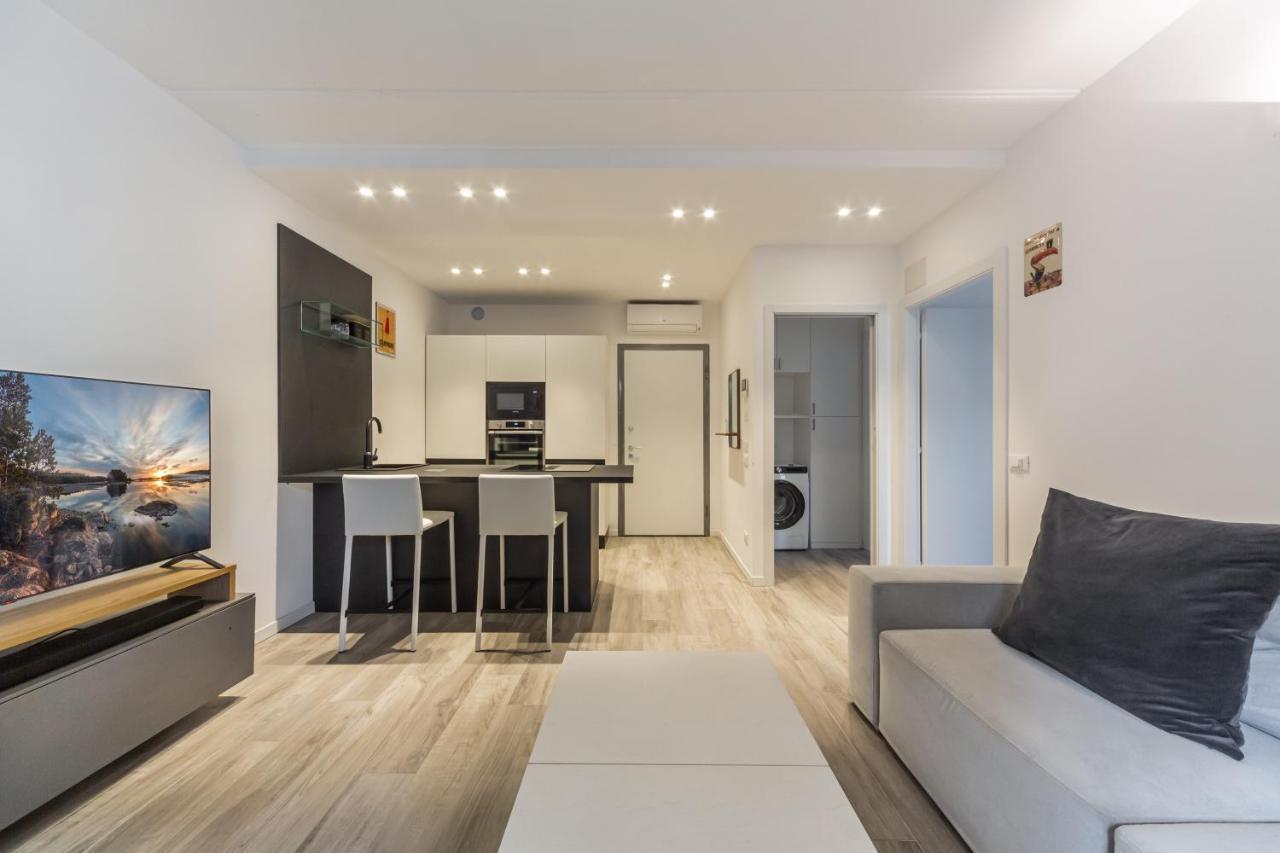 Comfy Apt With Private Parking & Balcony 米兰 外观 照片